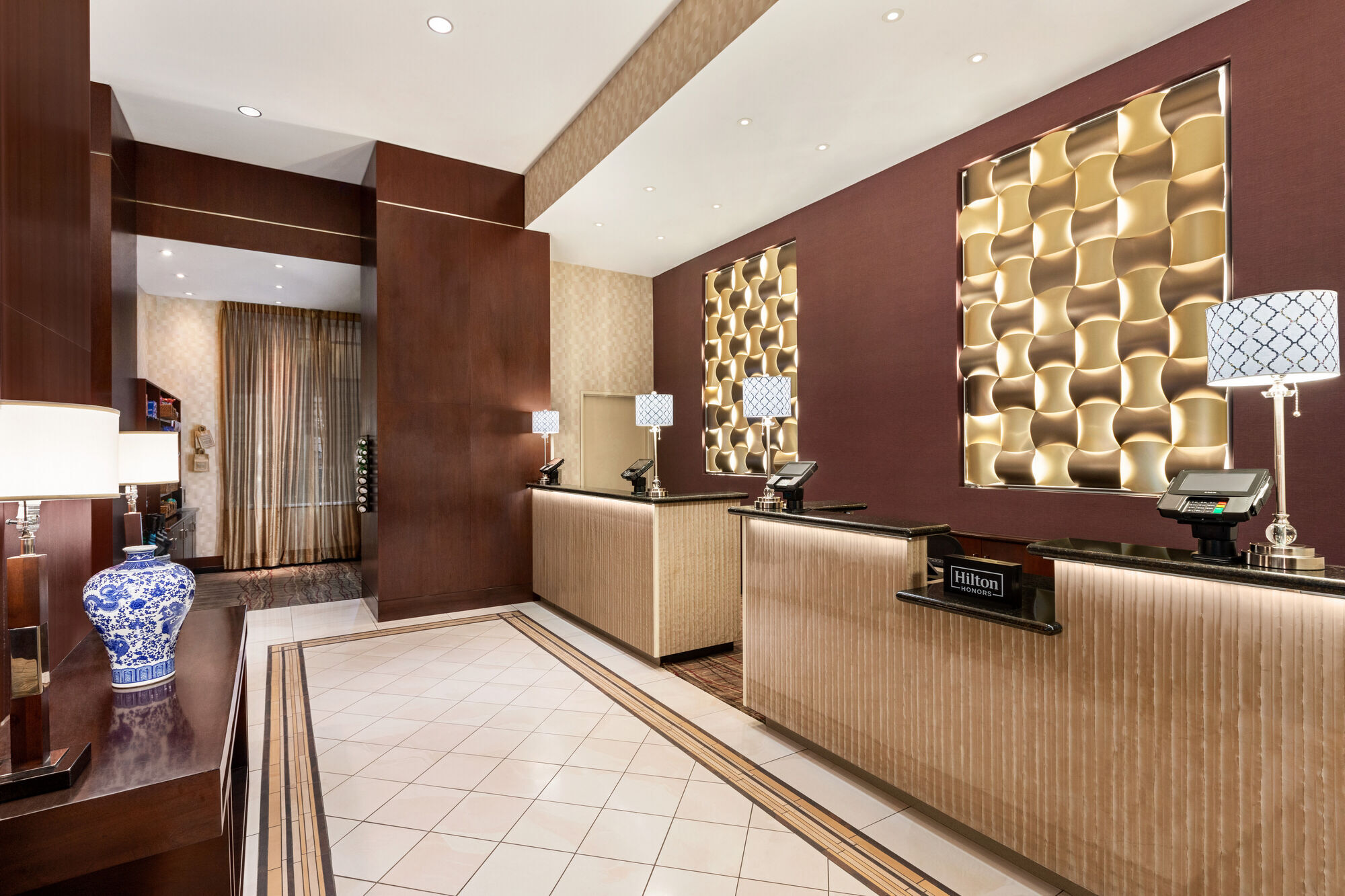 Doubletree By Hilton New York Downtown Hotel Interior photo